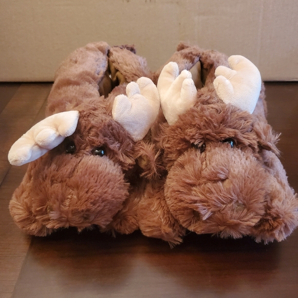 Lazy Paws Adult Sized Animal Slippers - Picture 6 of 10